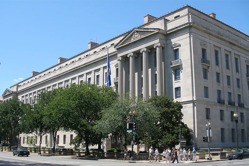 Prosecutors for the Prosecution, Then for the Defense: The DOJ Alumni Cashing In on the Cases They Once Built