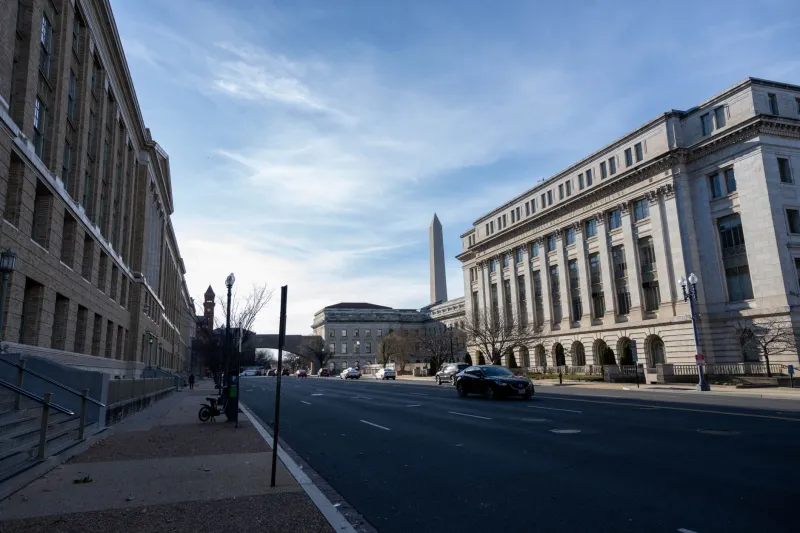 Monetary Mandarins: How the Fed's Inner Circle Converts Public Power Into Private Wealth